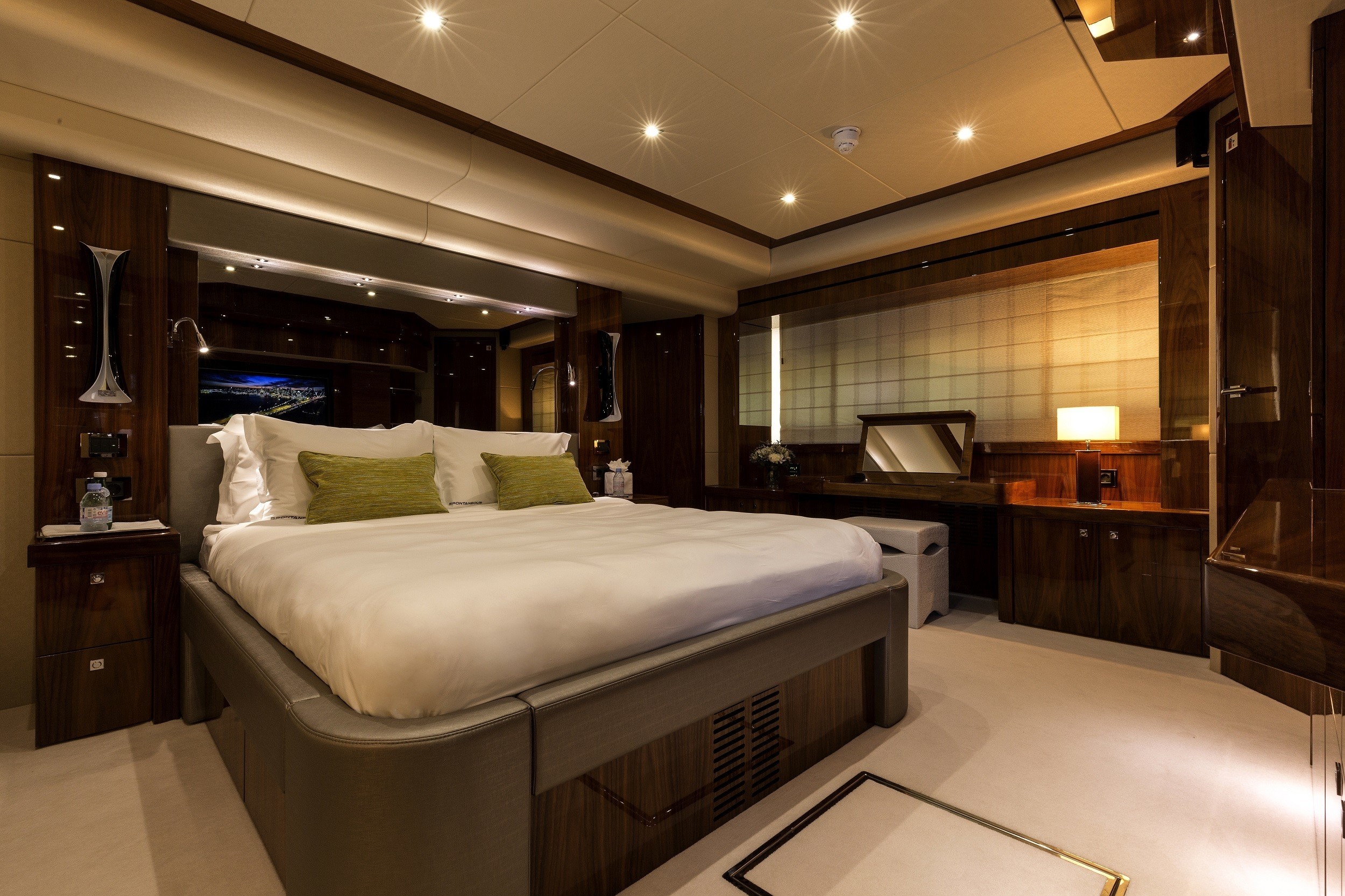 Yacht Spontaneous, a Sunseeker 28 Metre Superyacht | CHARTERWORLD ...